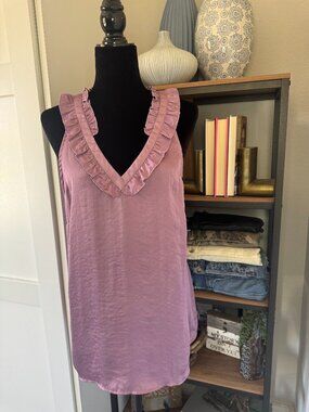 cabi Mauve Ruffle V-neck - Size L